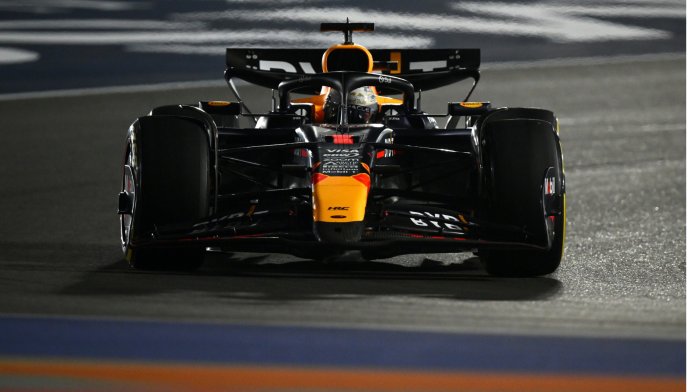 Max Verstappen stormt naar pole position voor Grand Prix van Qatar