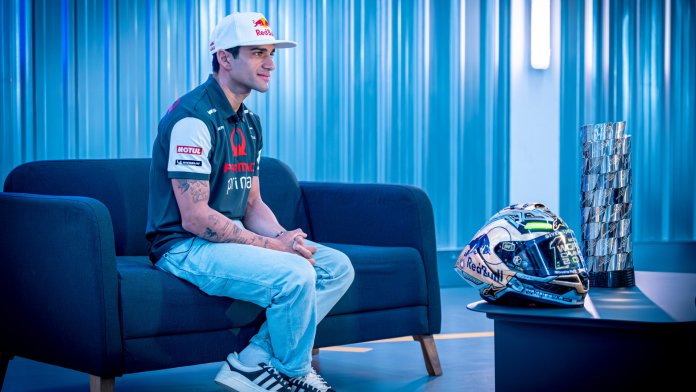 What are Bagnaia and Martin up to during their break?