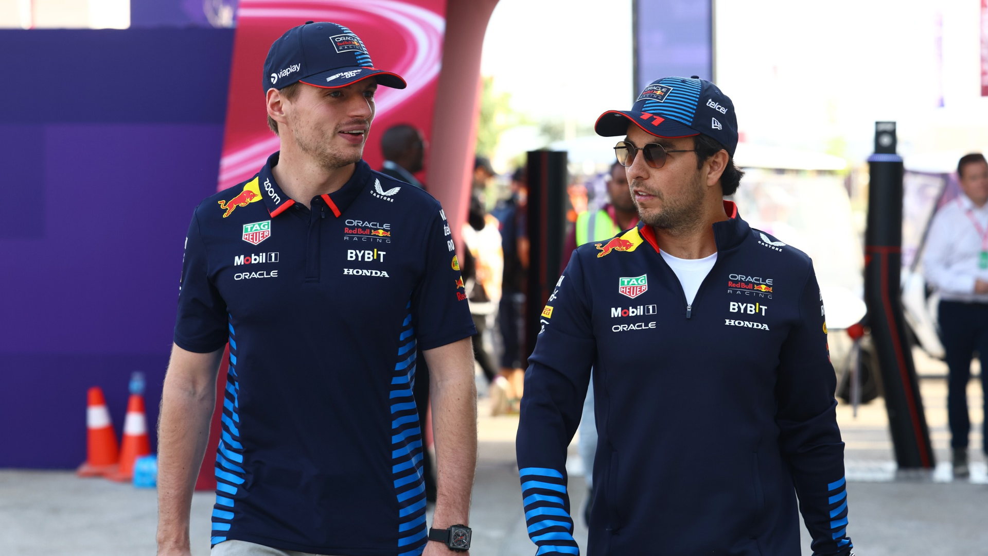 Max Verstappen verdedigt teamgenoot Sergio Perez: "Hij is geen idioot"