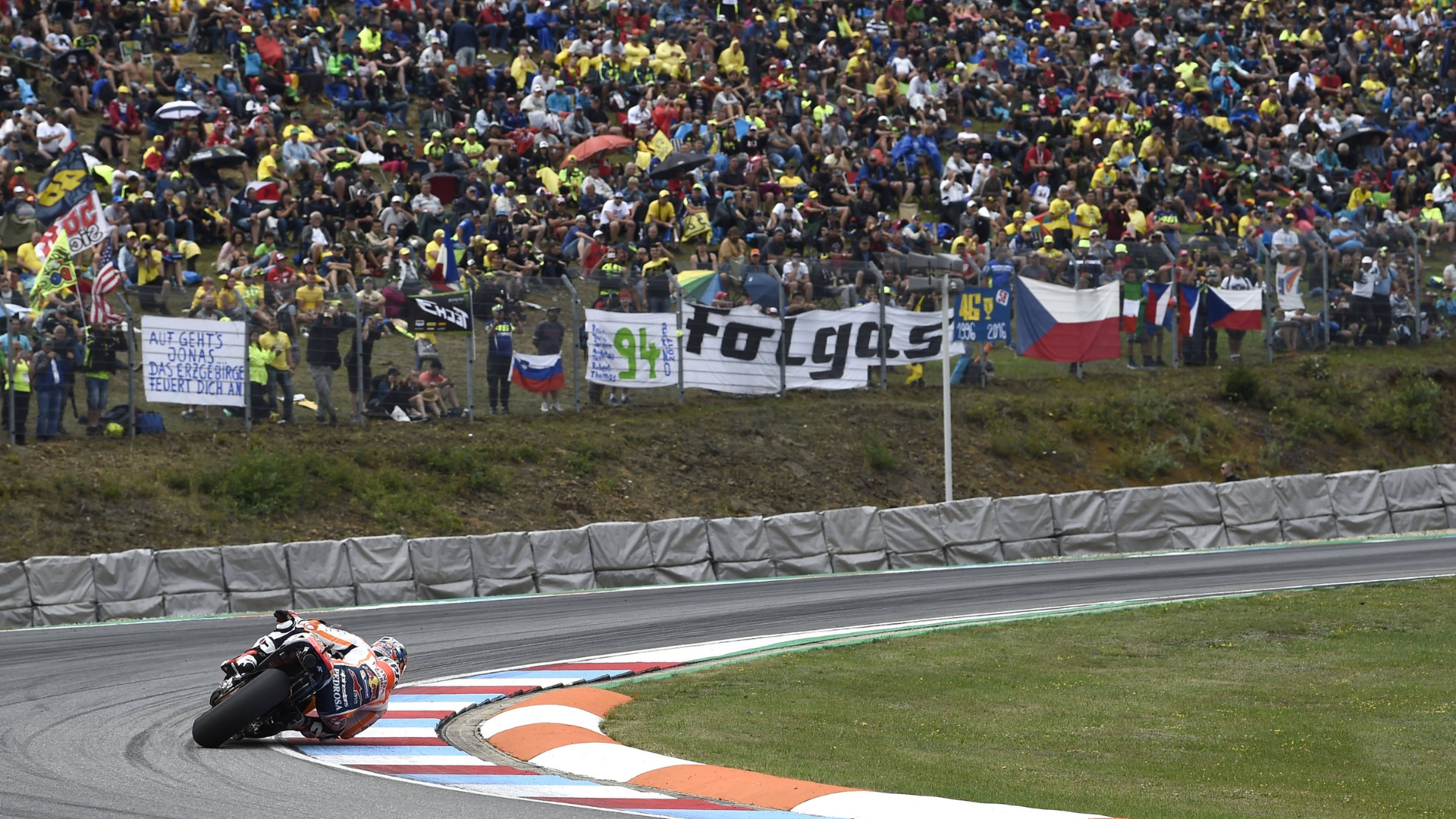 Which ticket to buy for the 2025 Czech Grand Prix?