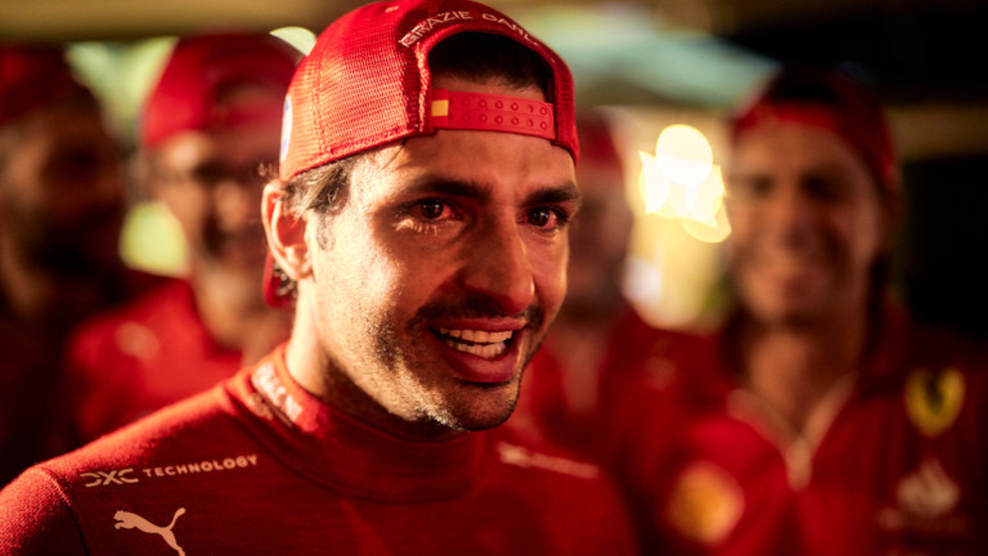 Ferrari says goodbye to Carlos Sainz with father&son track day