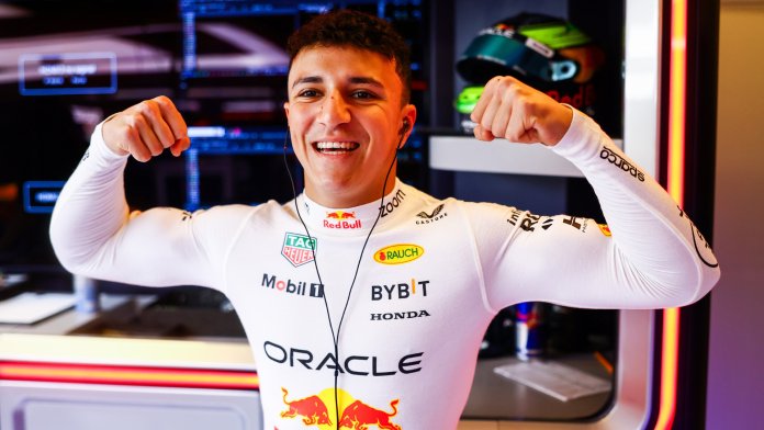 Red Bull révèle qu'Isack Hadjar a "fait tourner les têtes" en dépassant Yuki Tsunoda lors des essais d'après-saison.