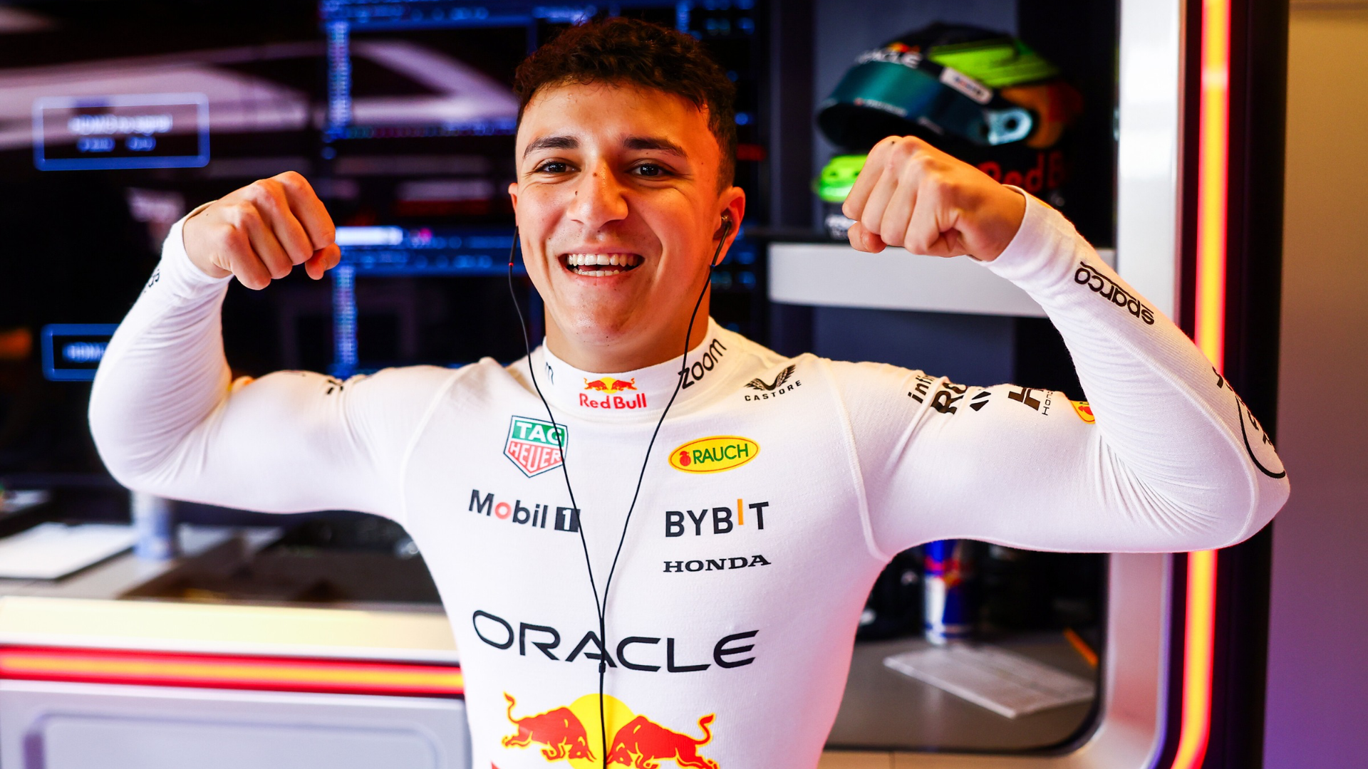 Red Bull verrät, dass Isack Hadjar beim Nachsaison-Test Yuki Tsunoda überholt hat und damit für Aufsehen sorgte