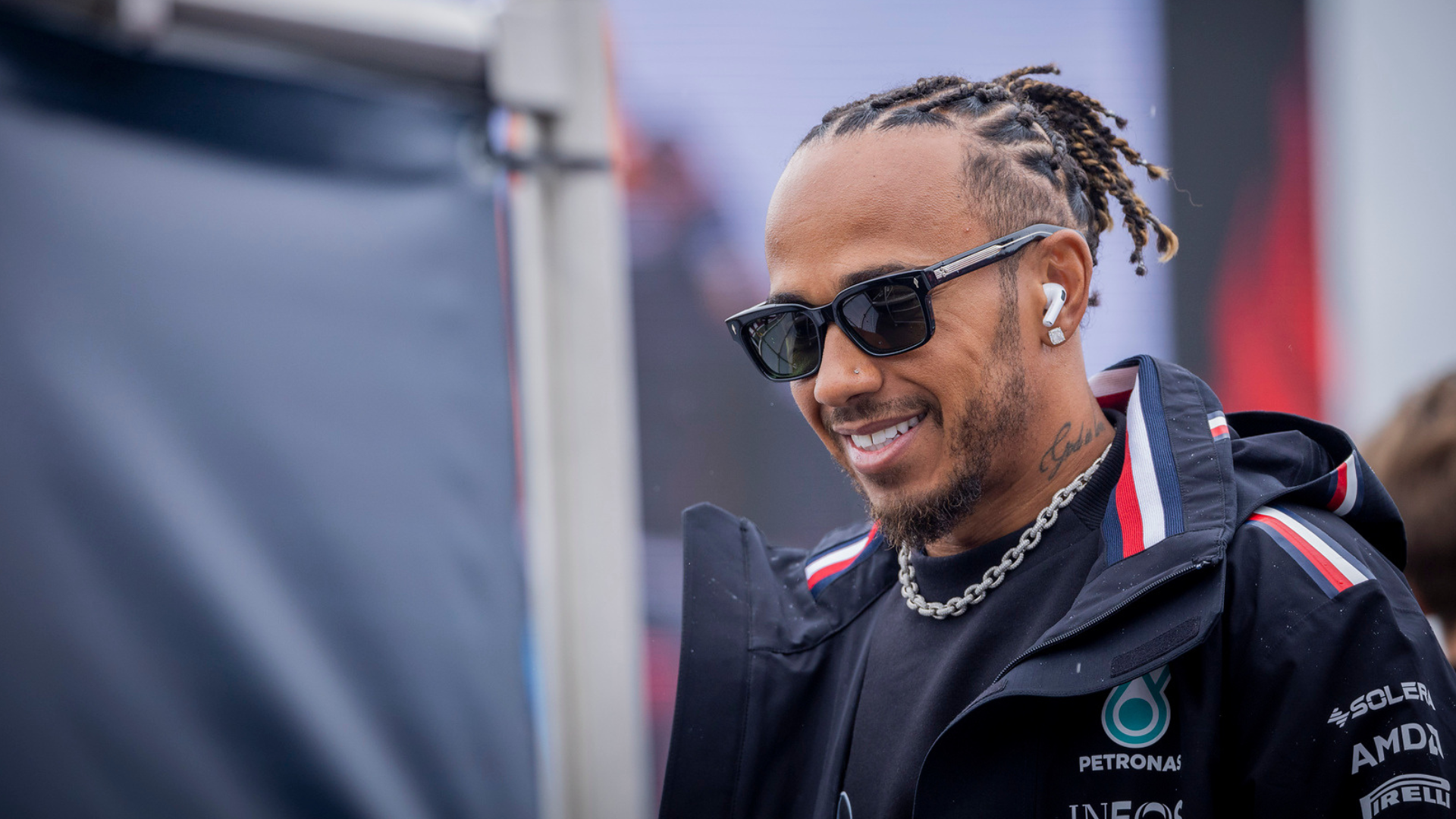 Zájem Lewise Hamiltona o vlastnictví v MotoGP roste