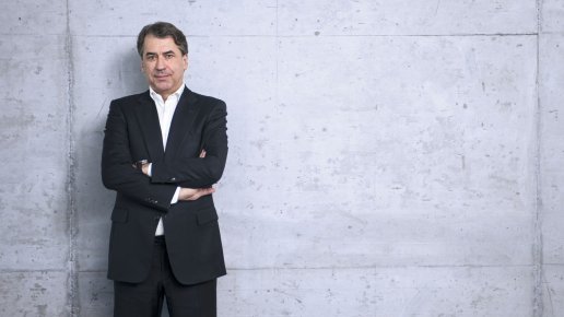 Stefan Pierer dimite como CEO de Pierer Mobility Group: cambio de liderazgo en KTM AG