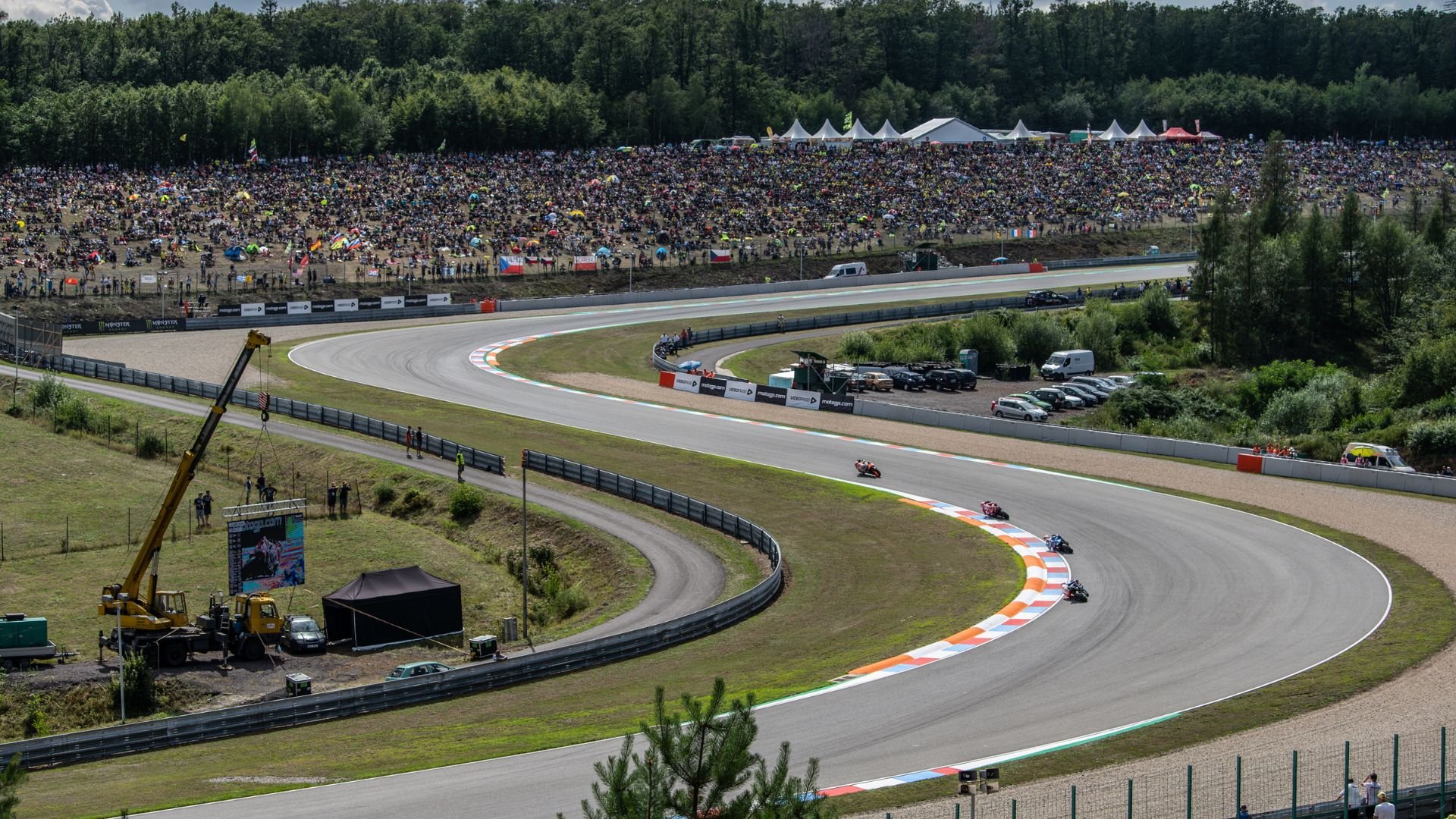 Provate l'emozione del MotoGP Brno 2025 con gli alloggi GProoms!