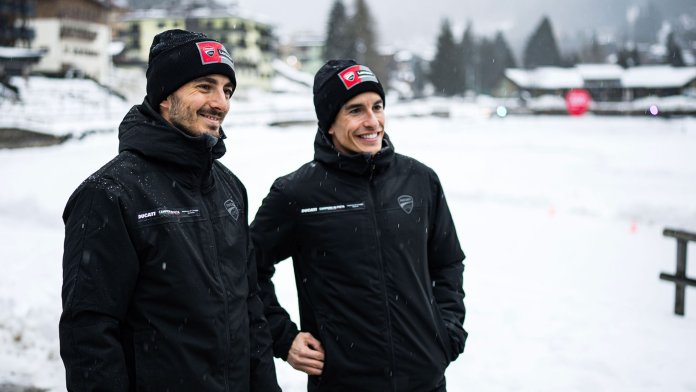 Valentino Rossi prévient Bagnaia : "Ne tombez pas dans le piège de Marquez".