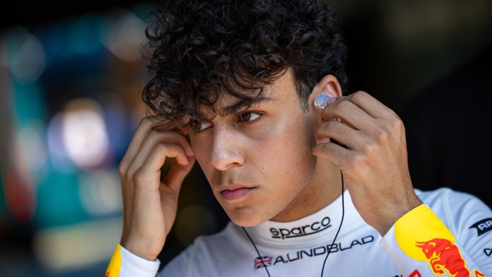 Red Bull's rijzende ster Arvid Lindblad zet grote stap richting Formule 1