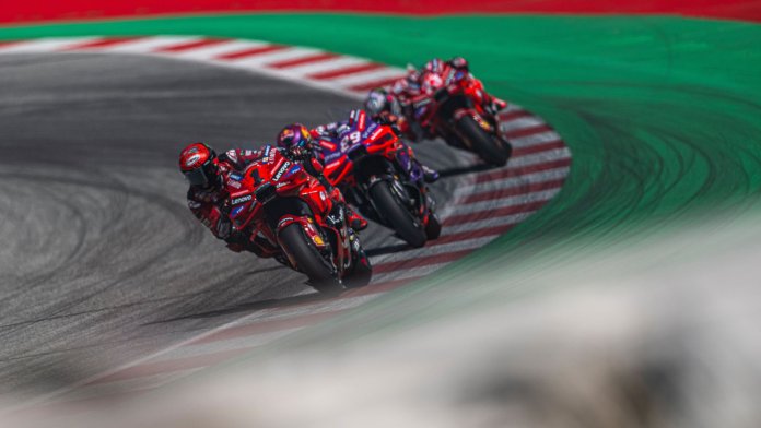 Altas y bajas: Dominio de Ducati y dificultades de Márquez en un viernes dramático en Austria