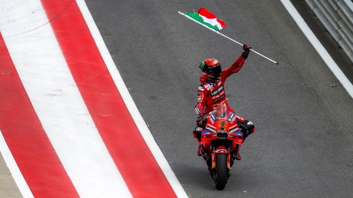 Bagnaia baut seine Führung aus: Ein dramatischer Sieg beim österreichischen MotoGP, während sich der Kampf um die Meisterschaft 2024 verschärft