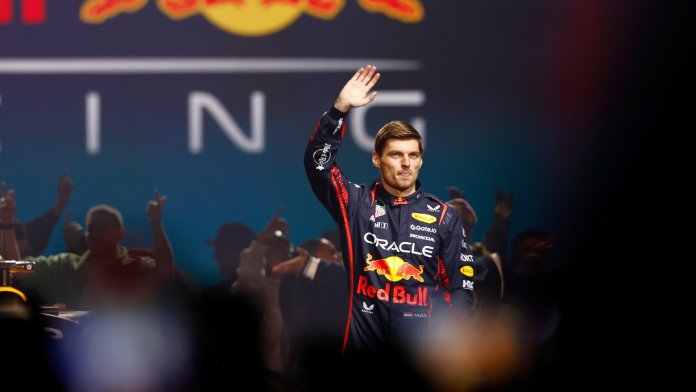 FIA reagiert auf Ausbuhen von Max Verstappen und Christian Horner bei F1 75 Live