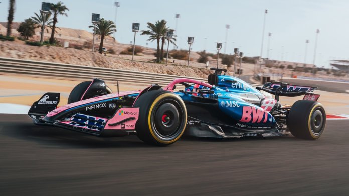 Alpine onthult A525 met debuut op circuit in Bahrein