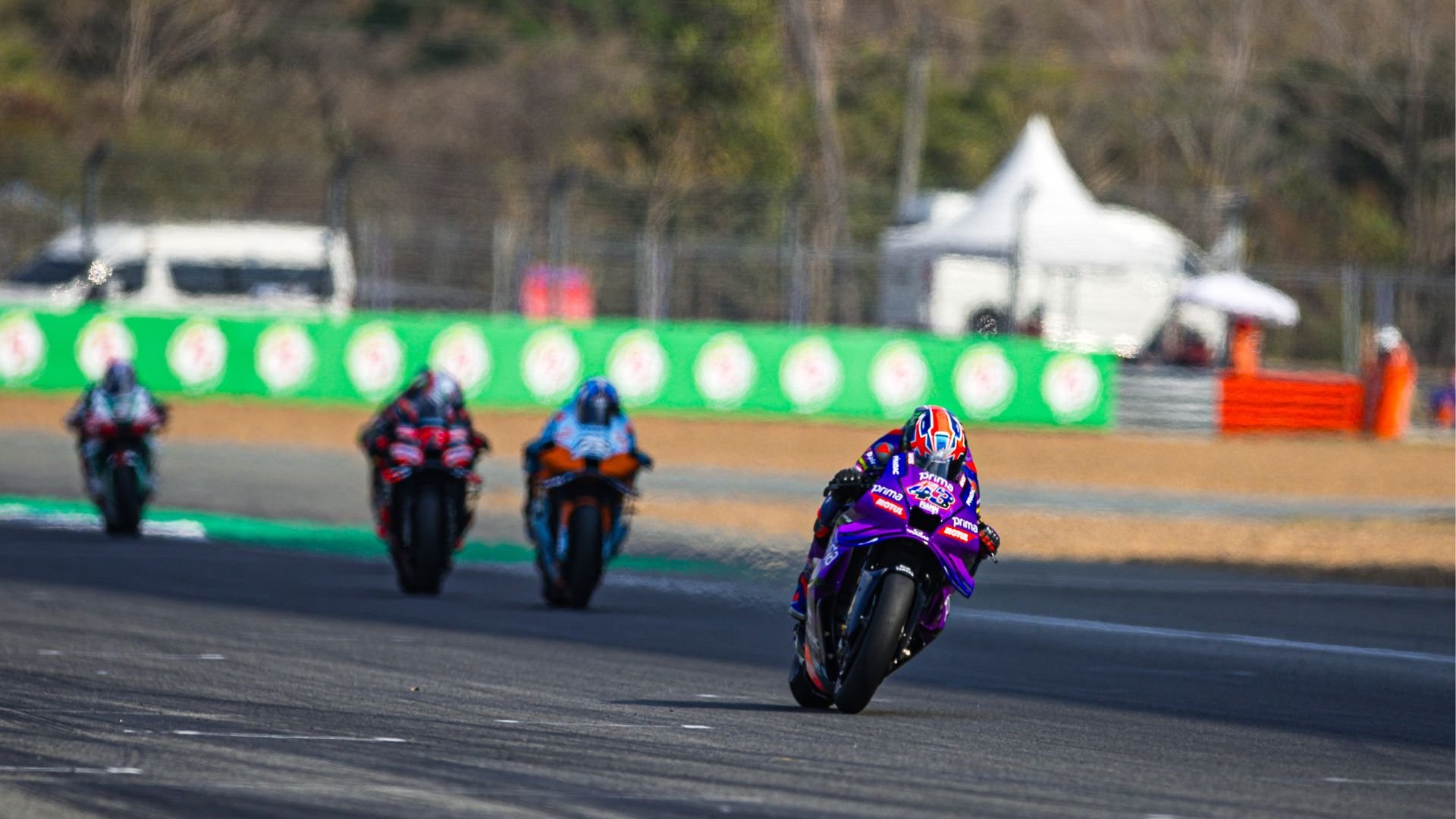 Jack Miller lucha en el MotoGP tailandés: de la caída al sprint al primer puesto de Yamaha