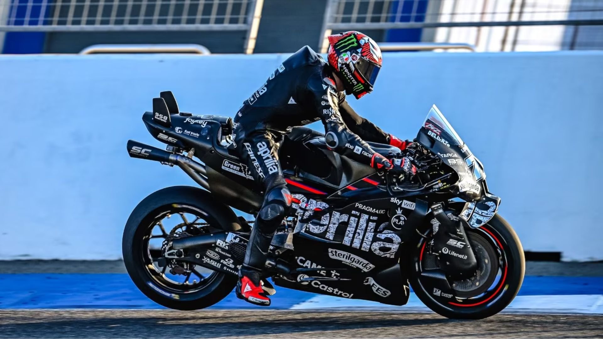 Il debutto di Marco Bezzecchi in Aprilia: Un inizio forte nel 2025