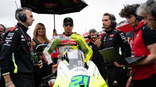 Emotivní návrat Franca Morbidelliho na stupně vítězů s týmem VR46