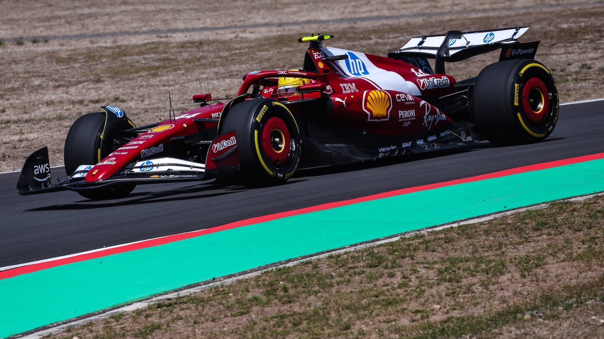 Lewis Hamilton remporte sa première victoire avec Ferrari après avoir dominé le sprint