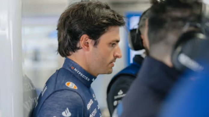 Carlos Sainz erhält von der FIA eine Geldstrafe, weil er vor dem GP Japan die Nationalhymne verpasst hat