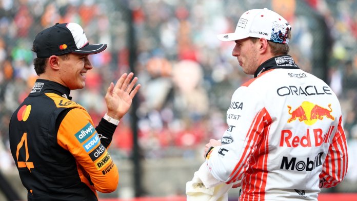 Waarom er geen straf is gegeven voor Verstappen-Norris incident in de pitstraat