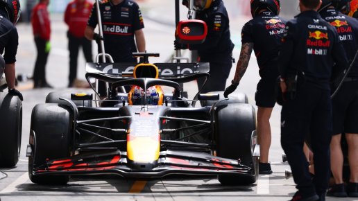 Proč byly zastávky Red Bullu v Bahrajnu tak pomalé?