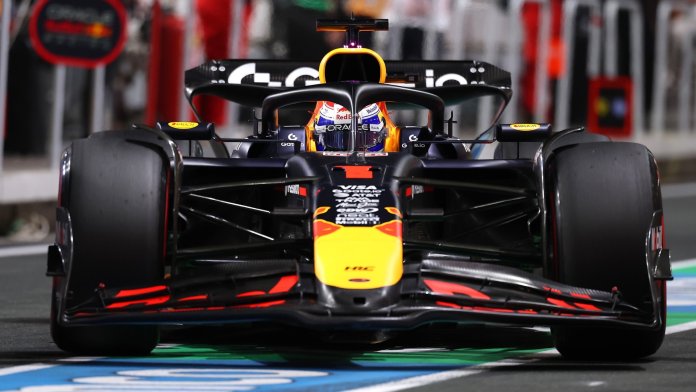 Max Verstappen verrast met pole pole voor Grand Prix van Saoedi-Arabië