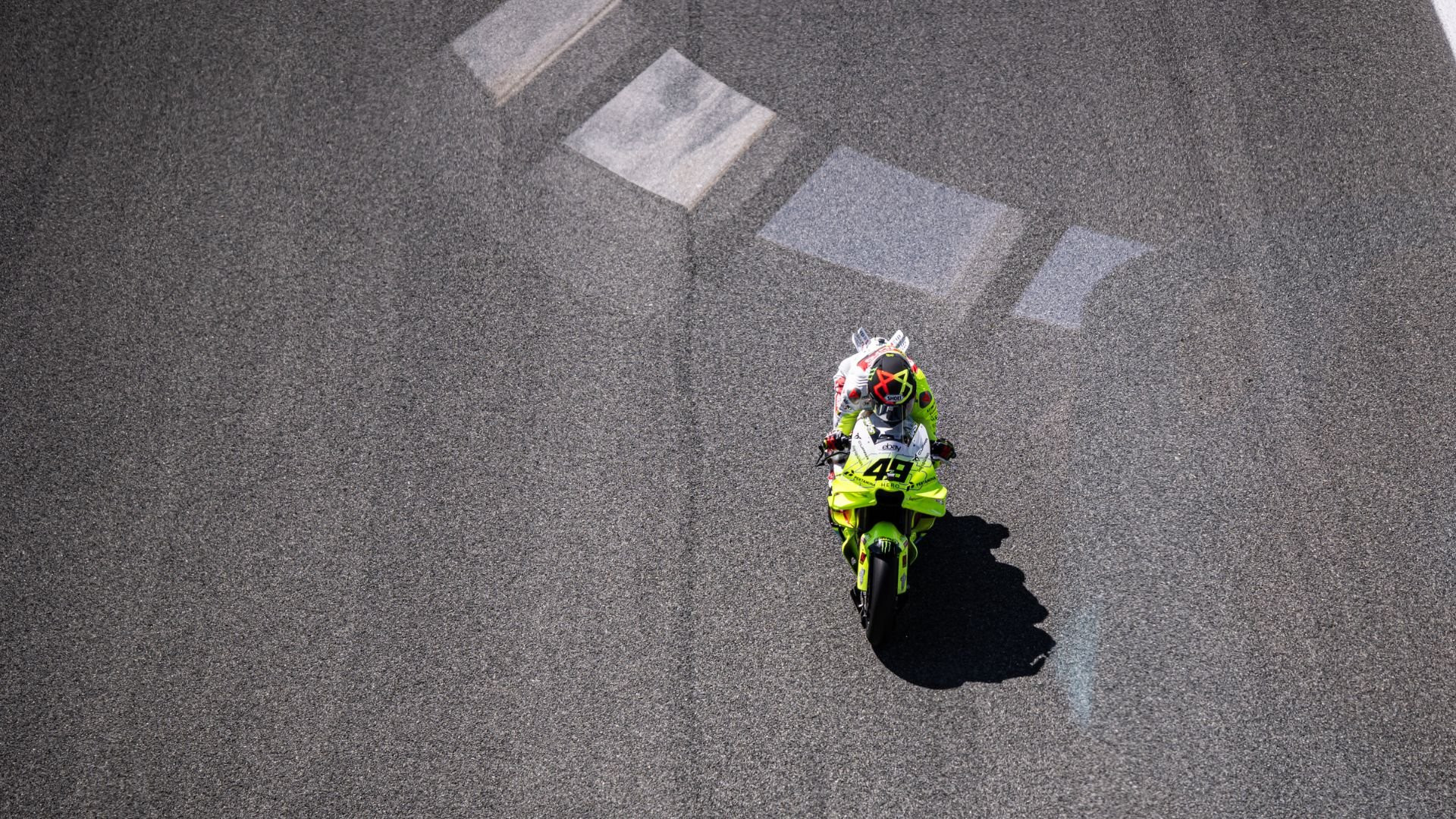 Pirelli przetestuje nowe opony MotoGP w Hiszpanii w 2025 roku