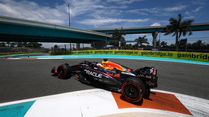 Max Verstappen beats Lando Norris to Miami Grand Prix pole position