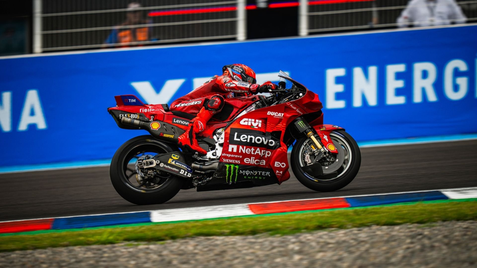 Marc Marquez in testa alle prove del venerdì a Le Mans