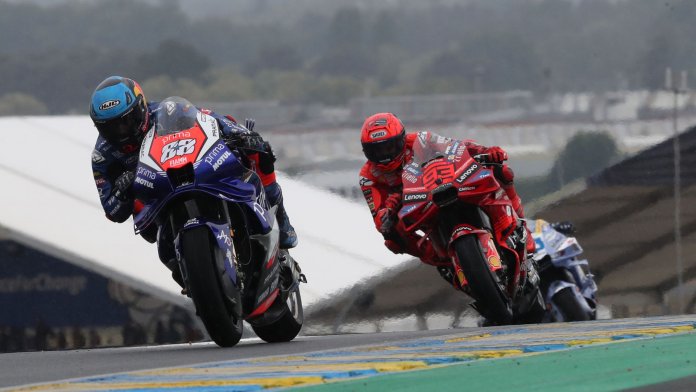 Marc Marquez dominuje prvnímu tréninku na Silverstonu