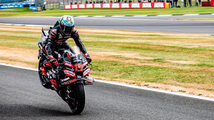 Marco Bezzecchi wygrywa pełne wrażeń Grand Prix Wielkiej Brytanii