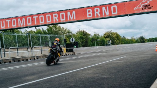 Brno Update: Filip Salač testte nieuw asfalt op het Masaryk-circuit