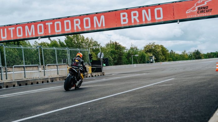 Brno Update: Filip Salač tested new asphalt at the Masaryk circuit