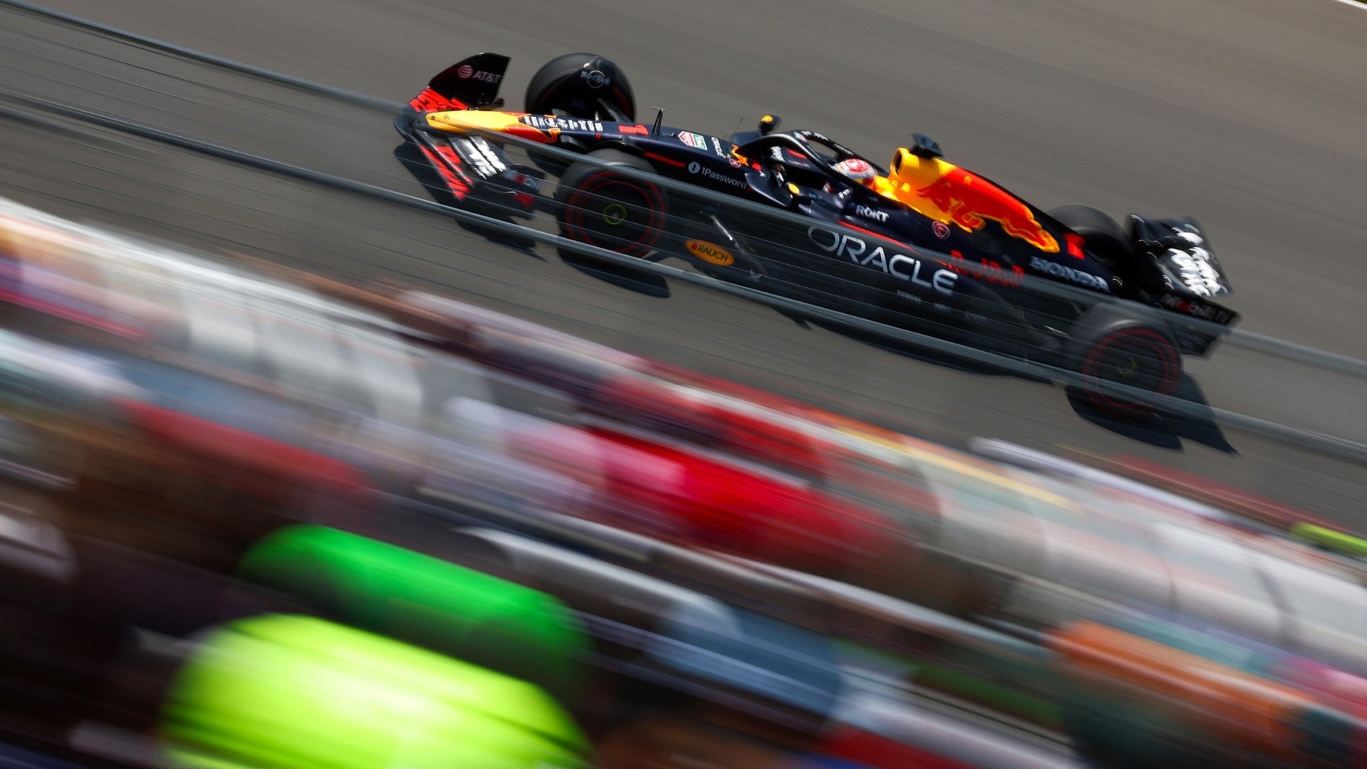 Max Verstappen führt das erste Training zum Kanada GP an, Charles Leclerc stürzt