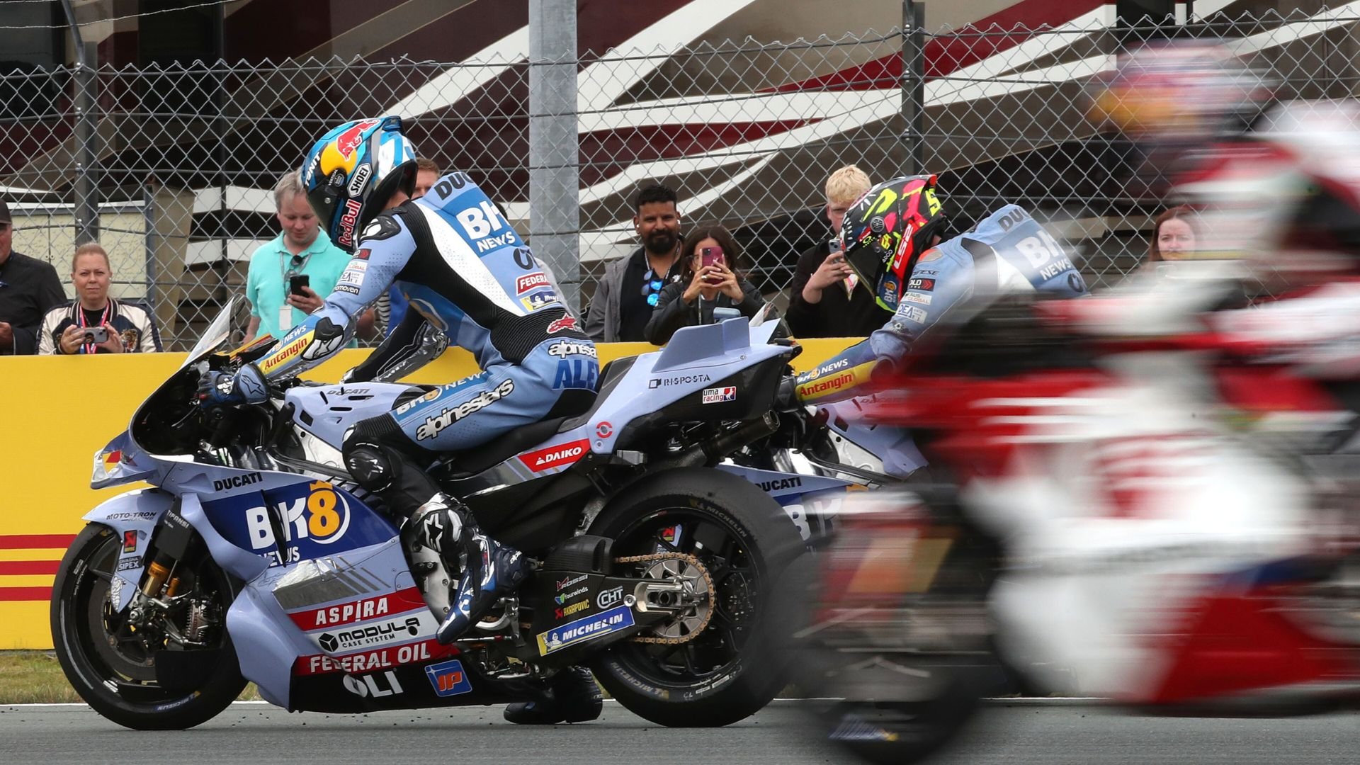 Alex Marquez sarà operato alla mano dopo l'incidente nel Gran Premio d'Olanda