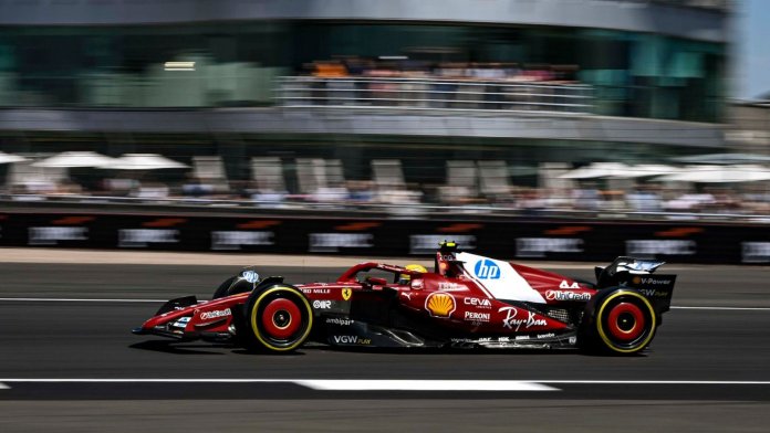 Lewis Hamilton führt das erste Heimtraining zum Großen Preis von Großbritannien an