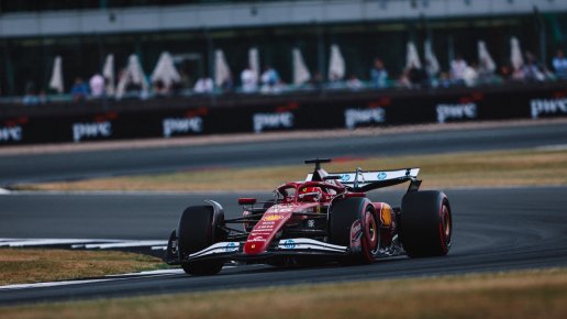 Charles Leclerc è in testa nell'ultima prova del GP di Gran Bretagna