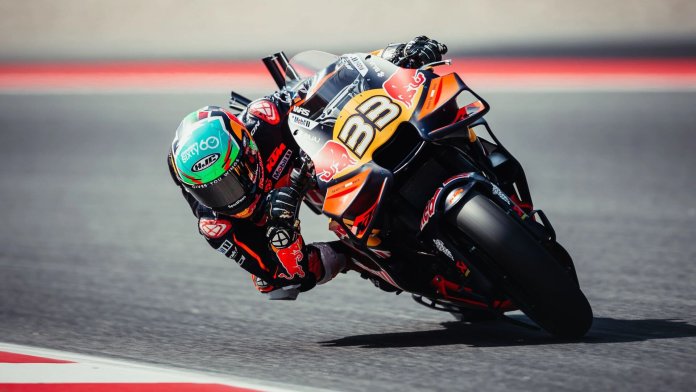 Brad Binder najlepszy w piątkowym treningu podczas Grand Prix Katalonii