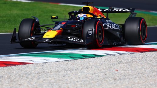 Max Verstappen strappa la pole per il Gran Premio d'Italia a entrambe le McLaren