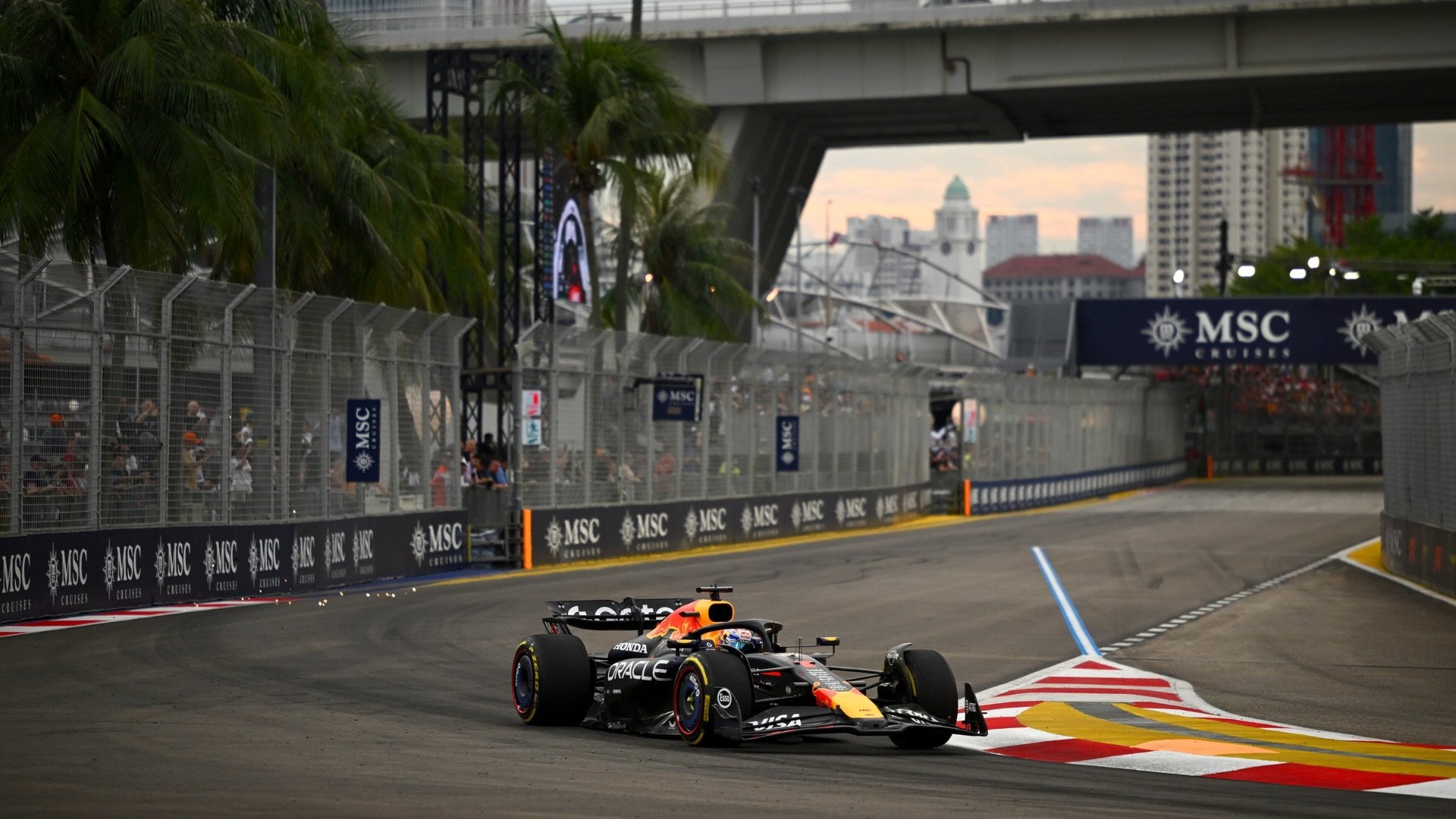 Max Verstappen nejrychlejší v posledním tréninku GP Singapuru