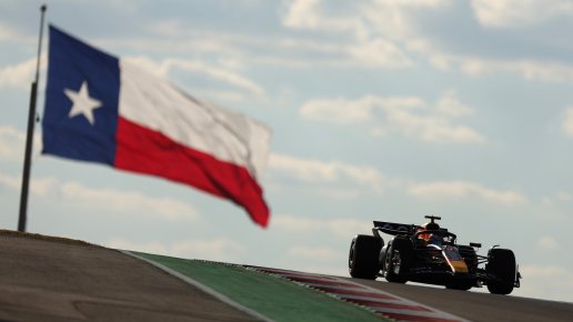Max Verstappen conquista la pole position in volata ad Austin davanti a entrambe le McLaren