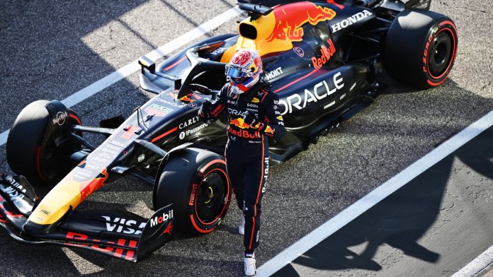 Max Verstappen stormt naar pole position in Austin