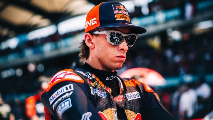Pedro Acosta est le premier pilote du MotoGP à se voir infliger une amende en vertu des nouvelles règles de redémarrage