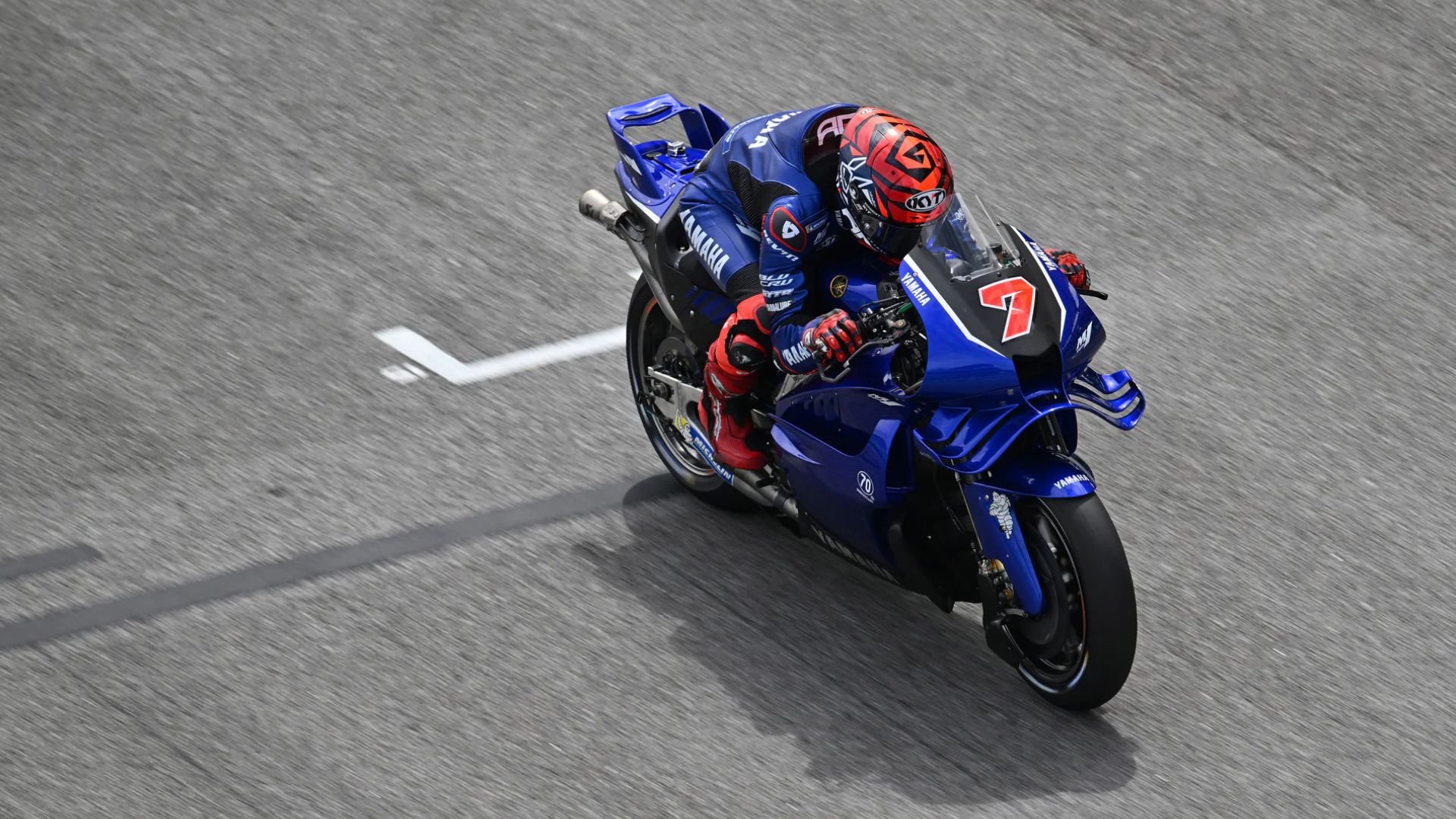 Augusto Fernandez admet que la nouvelle moto V4 est encore loin d'être compétitive