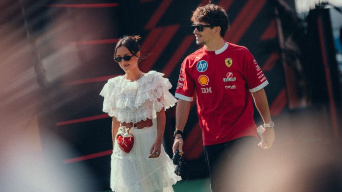 Charles Leclerc und seine langjährige Partnerin Alexandra Saint Mleux geben ihre Verlobung bekannt