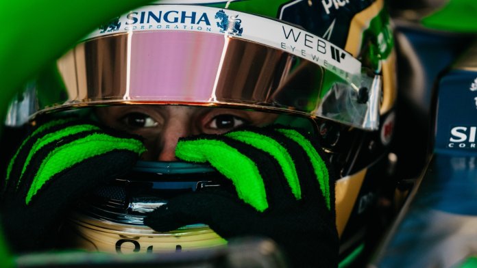 Bortoleto bereit für das Rennen vor seinem Heimpublikum