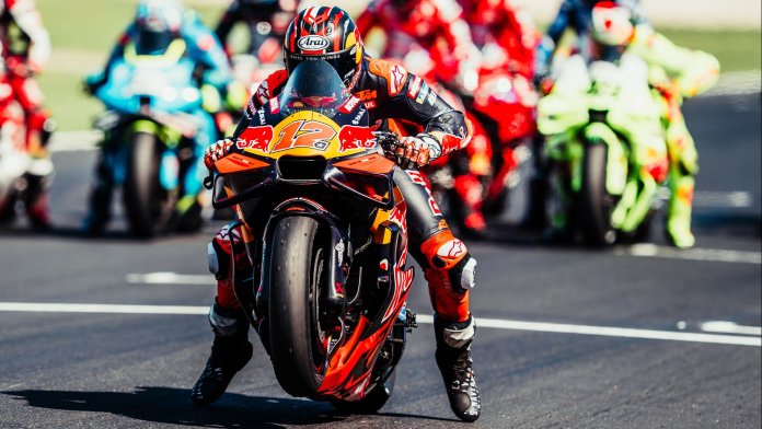 Maverick Viñales keert terug tijdens de Grand Prix van Valencia