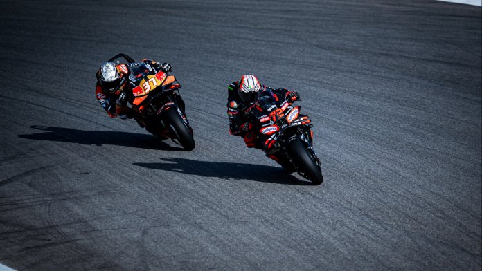 Marco Bezzecchi takes pole position for the Valencia Grand Prix