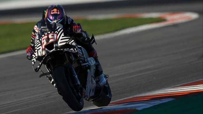 Aprilia desvela su nuevo paquete aerodinámico en los test de Valencia