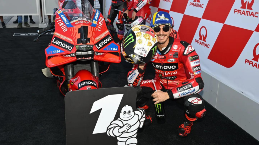 Bagnaia ruba a Martin la vittoria in volata nel GP dell'Emilia-Romagna