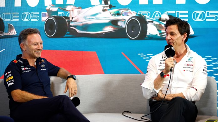Toto Wolff rejette l'intérêt de Red Bull pour George Russell pour 2026