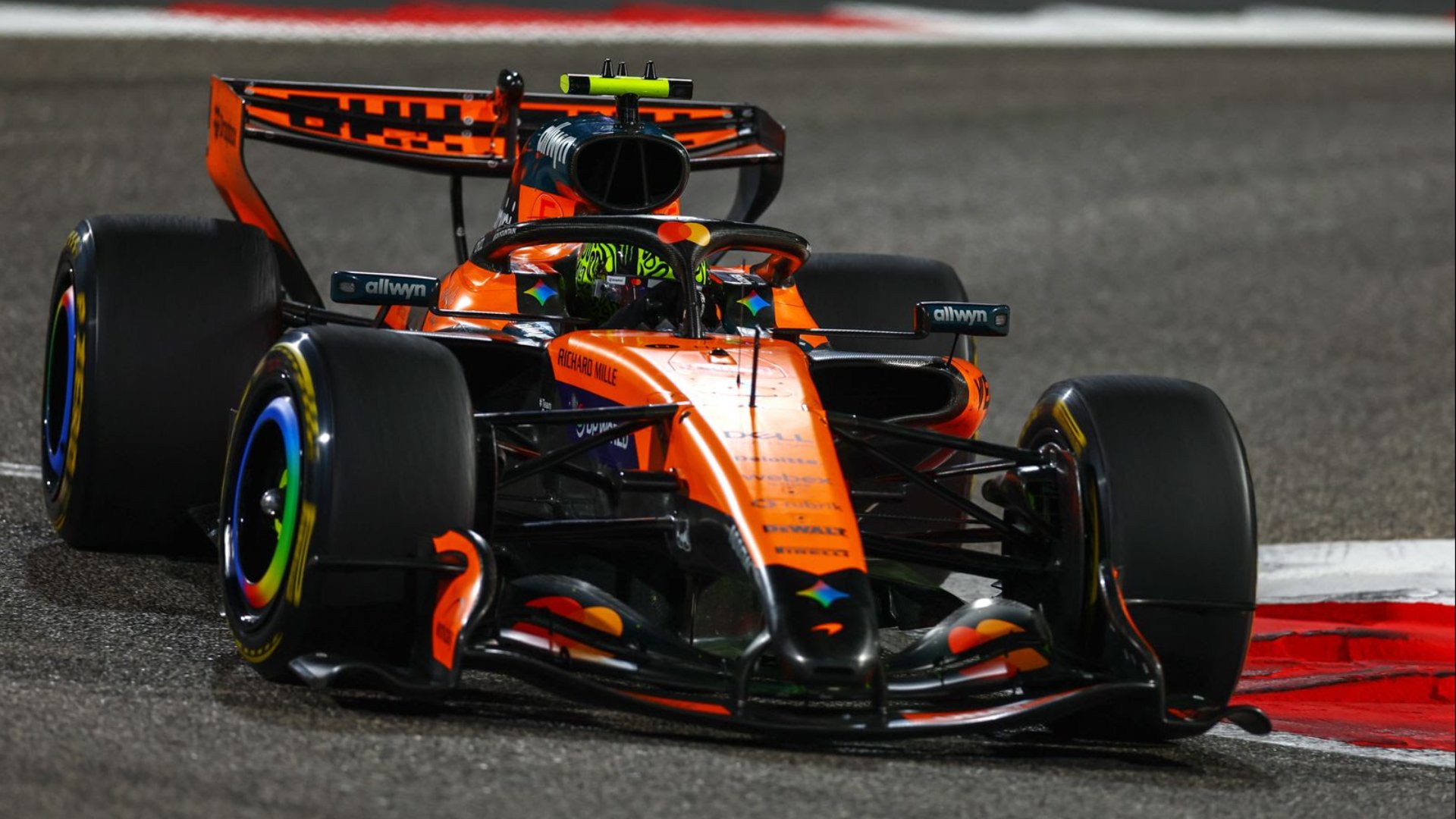 Souhrn testů F1 v Bahrajnu: Ferrari nejrychlejší, McLaren s největším počtem kol